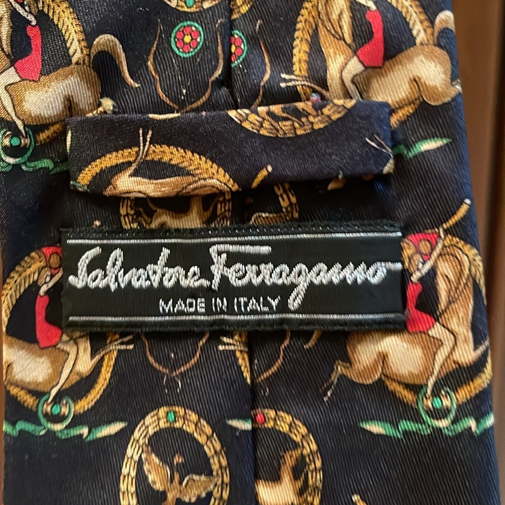 Ferragamo men’s tie - Picture 3 of 4